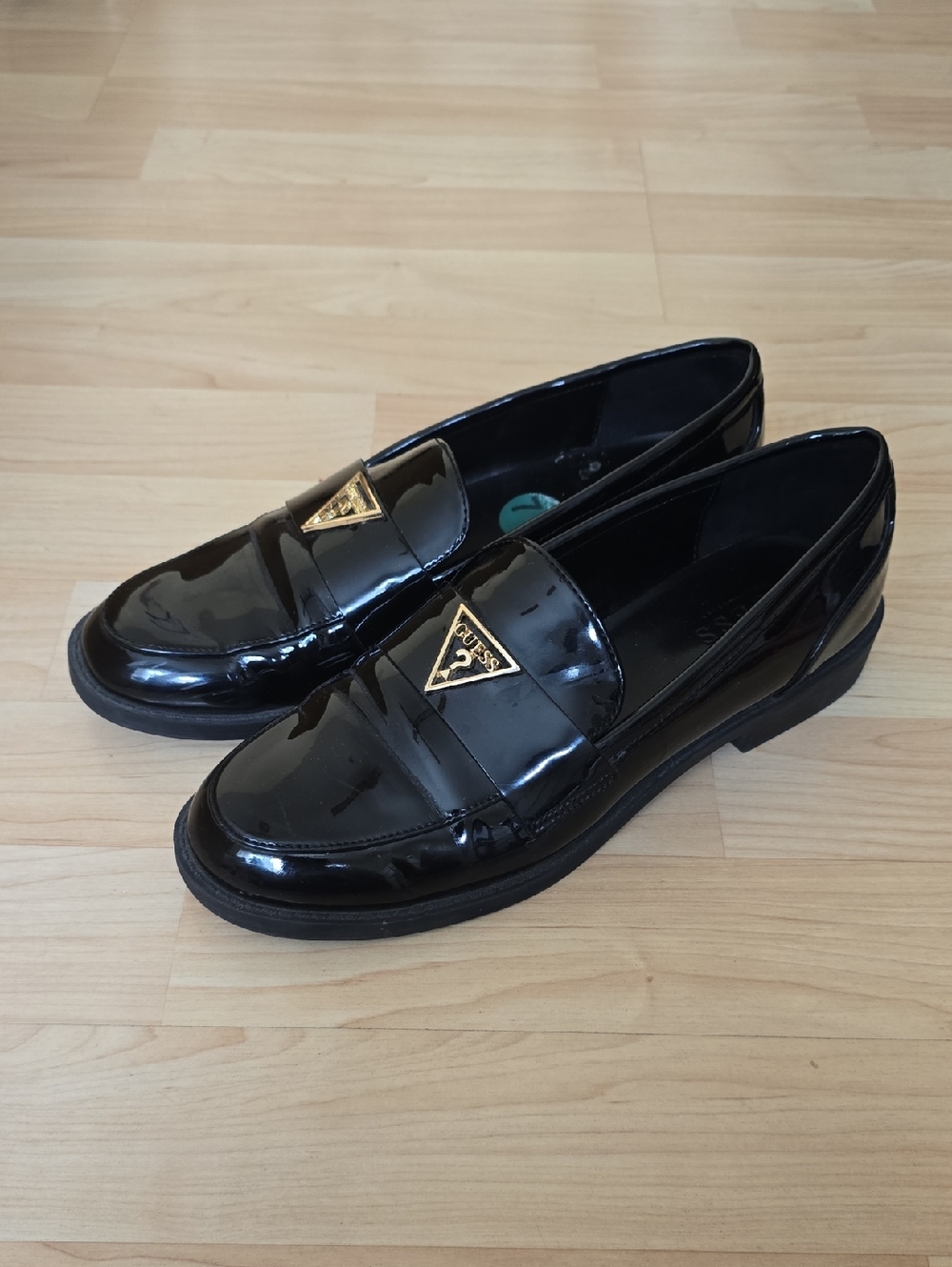 Guess Black Patent Leather Loafers with Gold Triangle Logo Chunky Heels Size 7.5